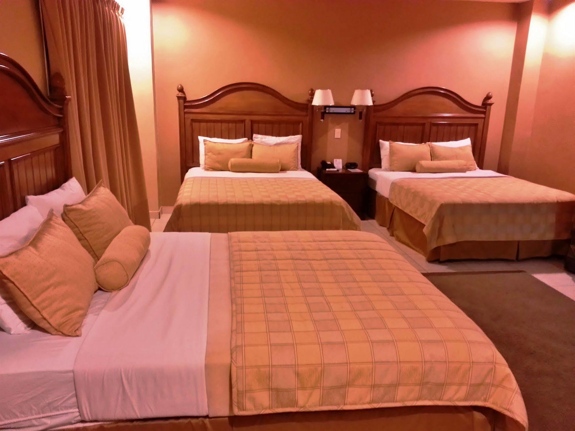 Hotel Monteolivos San Pedro Sula Esterno foto