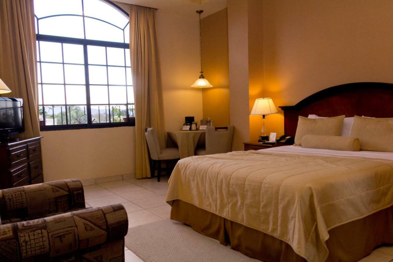 Hotel Monteolivos San Pedro Sula Esterno foto