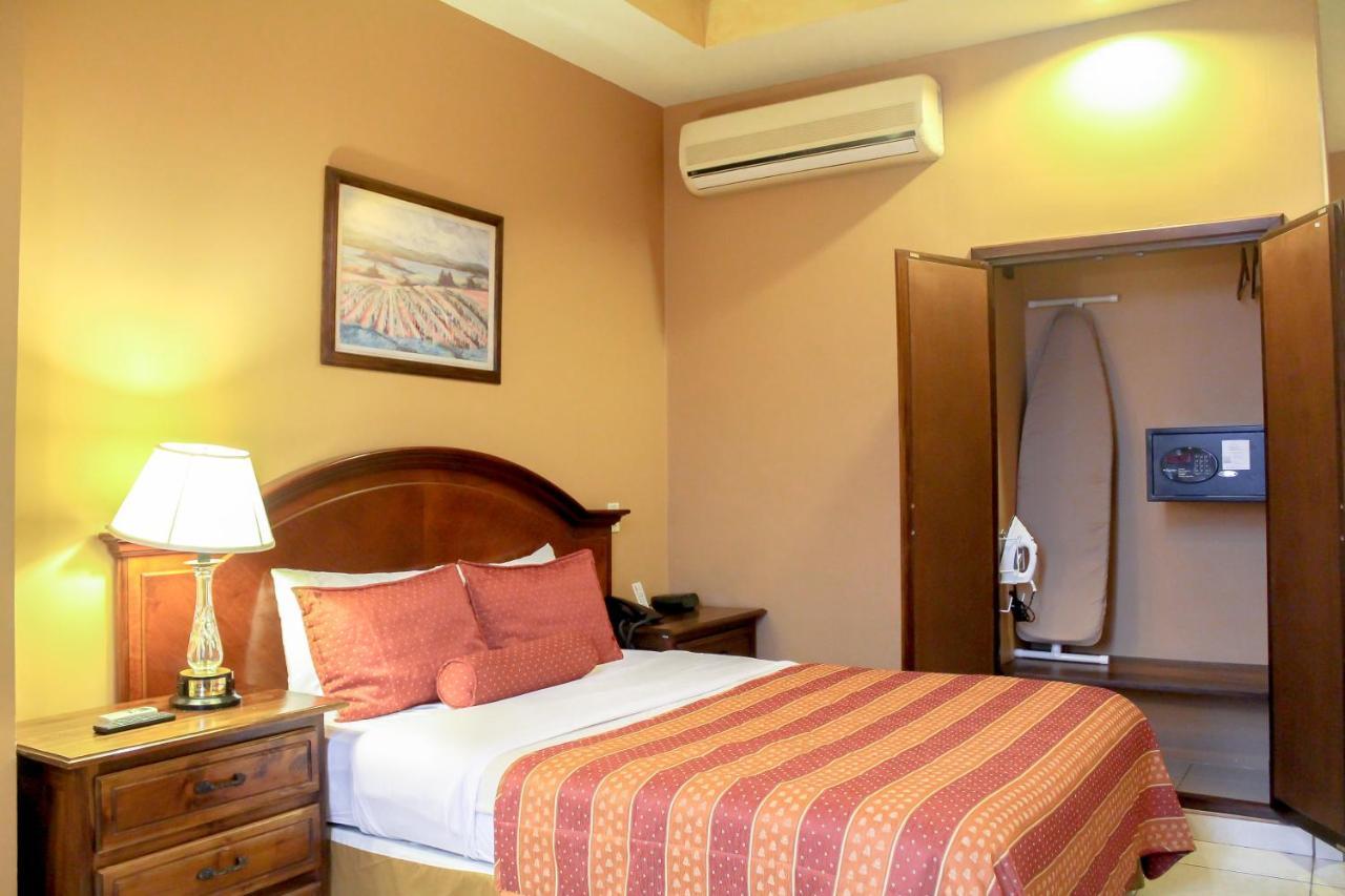 Hotel Monteolivos San Pedro Sula Esterno foto