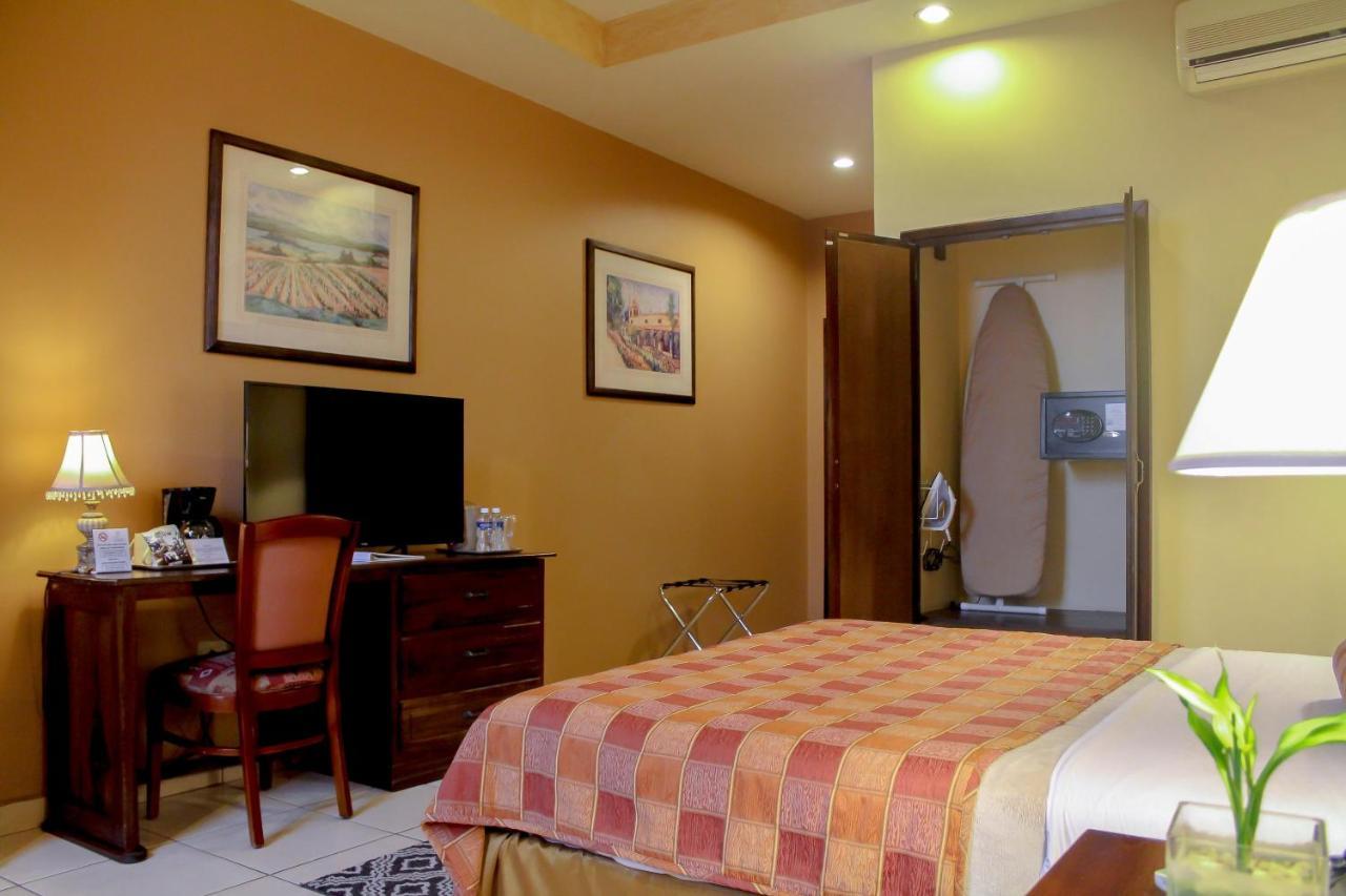 Hotel Monteolivos San Pedro Sula Esterno foto